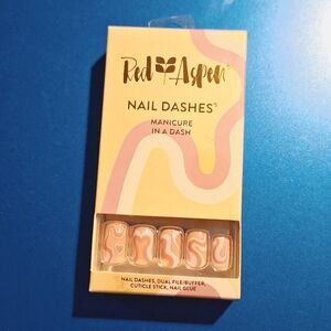 Red Aspen press on nail